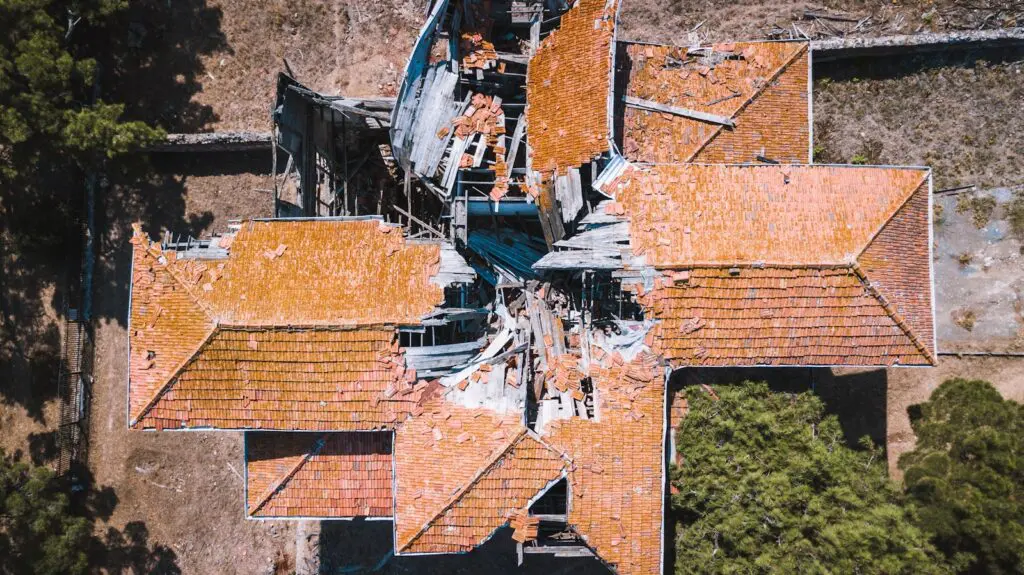 Understand Your Homeowners Insurance Coverage, brown brick building